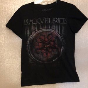 Black veil brides eye in a red star t-shirt size small